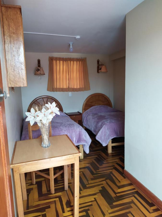 Wake Up Hostal *